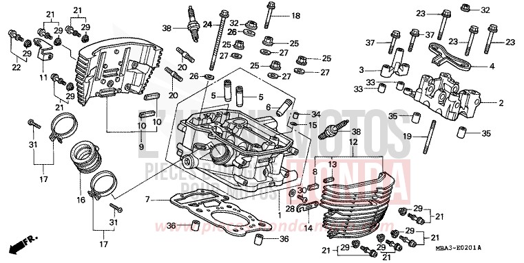 CYLINDER HEAD (REAR) for Shadow Aero PEARL IVORY CREAM (Y137G) from 1999